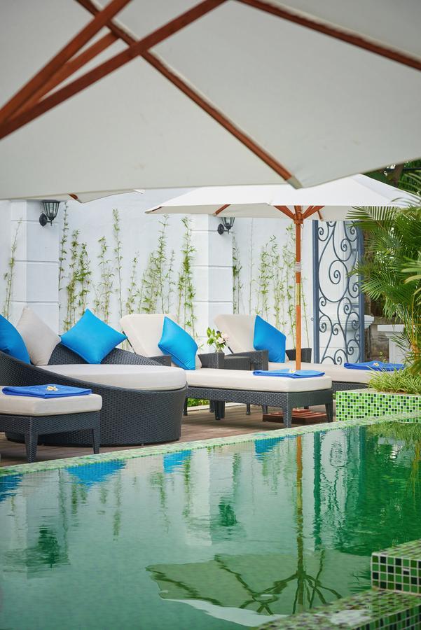 Manoir Des Arts Hotel 4*