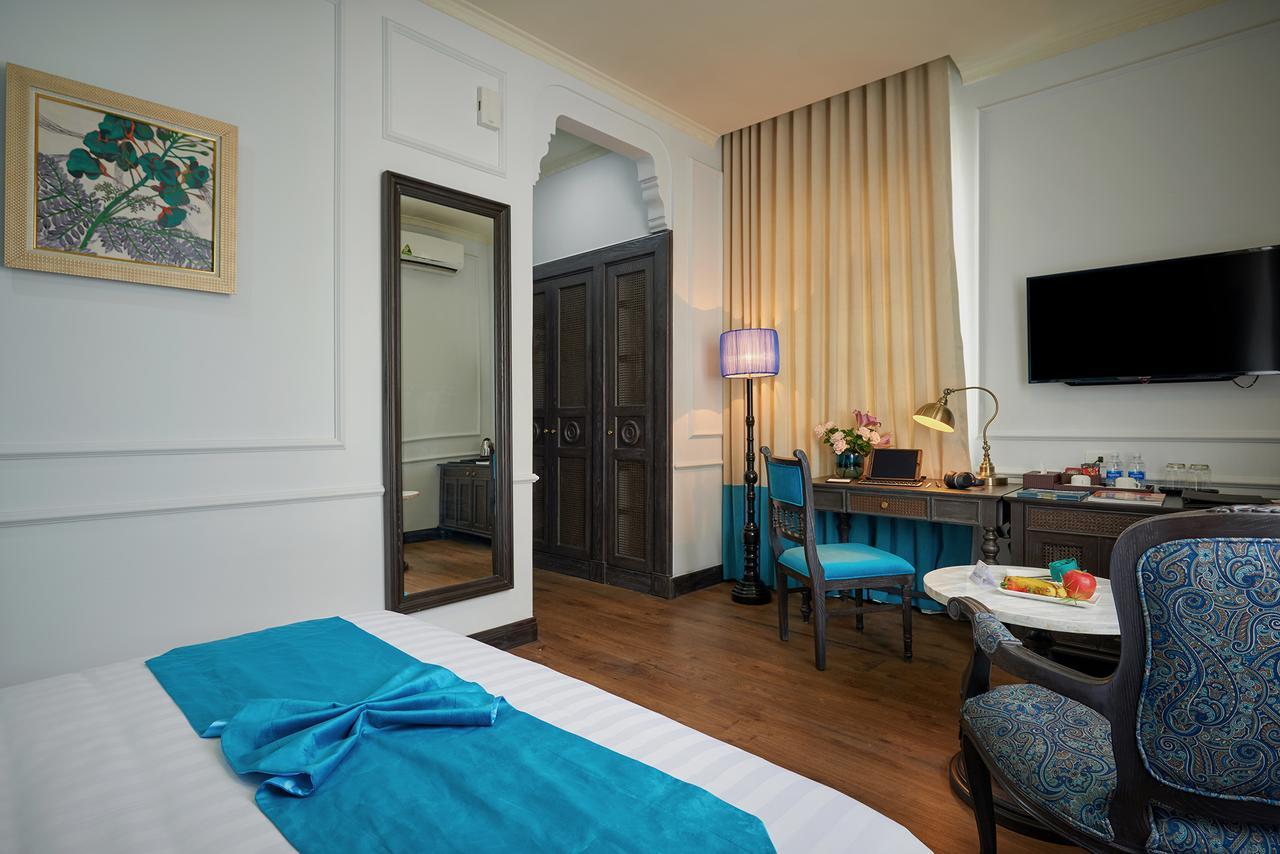 Manoir Des Arts Hotel 4*
